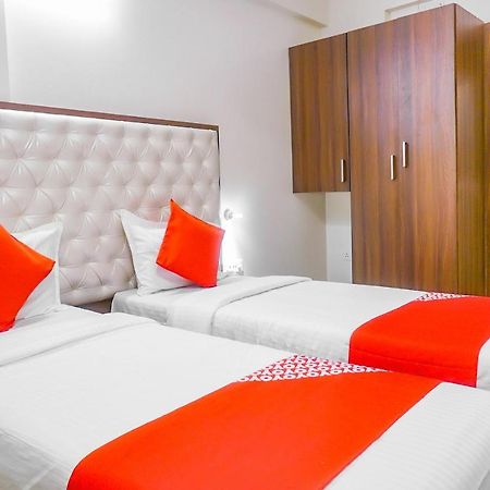 Oyo 15541 Pearl Inn Pune Exterior photo