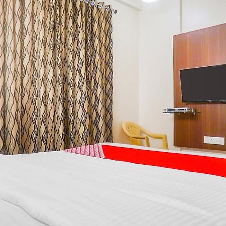 Oyo 15541 Pearl Inn Pune Exterior photo
