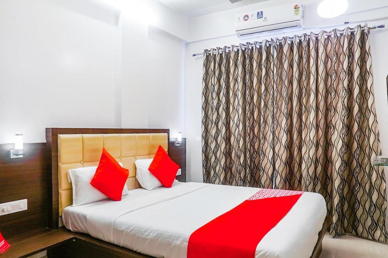 Oyo 15541 Pearl Inn Pune Exterior photo