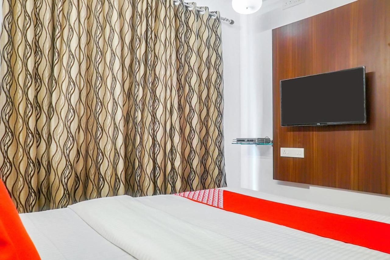 Oyo 15541 Pearl Inn Pune Exterior photo