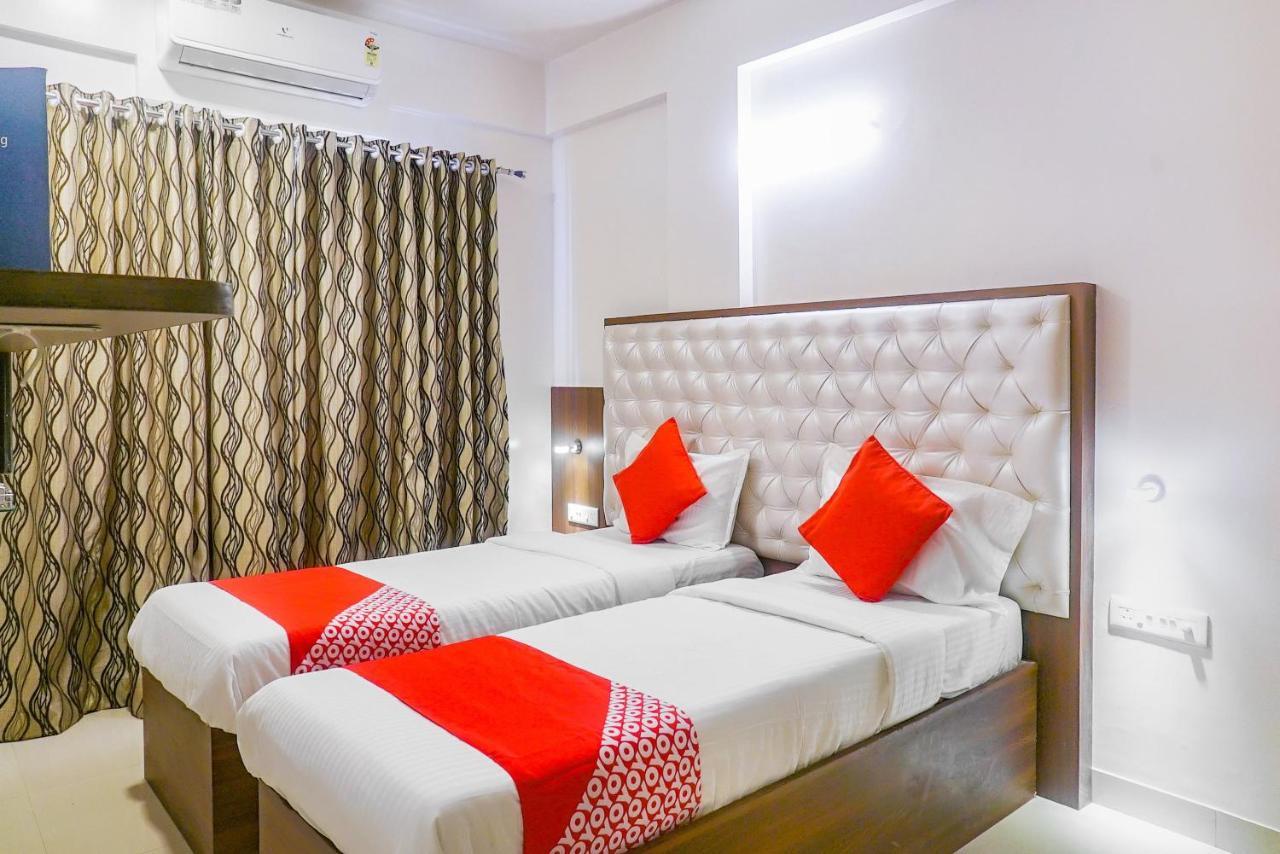 Oyo 15541 Pearl Inn Pune Exterior photo